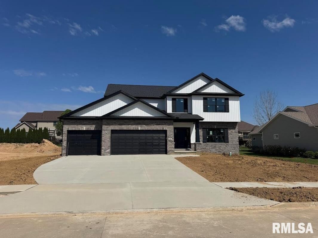 Property Photo: 106 Samuel Court IL 61571