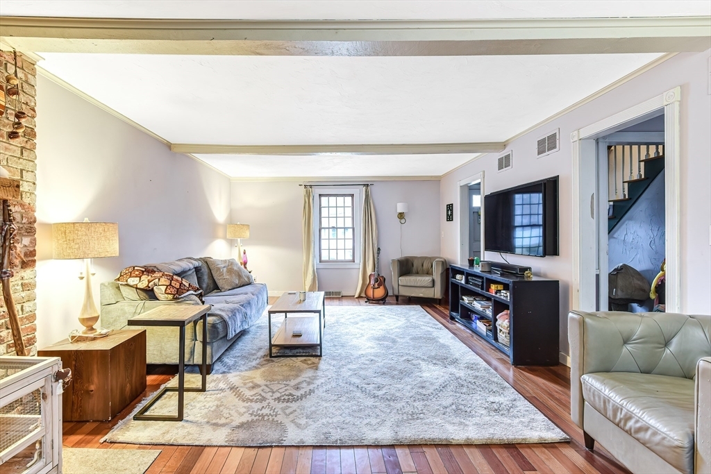 Property Photo:  10 Shawmut Ter  MA 01702 