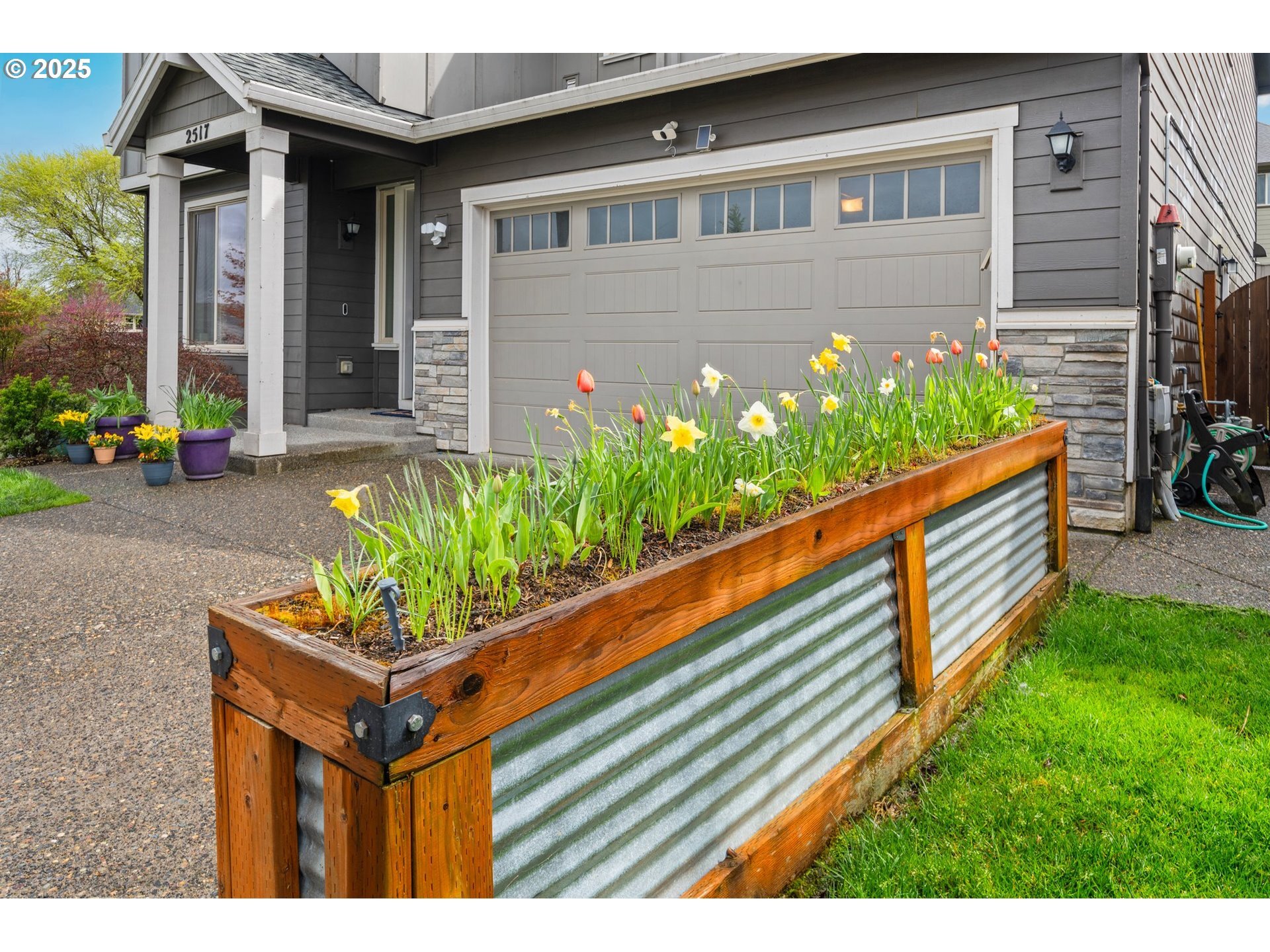 Property Photo:  2517 Sweetwood Ct  OR 97116 