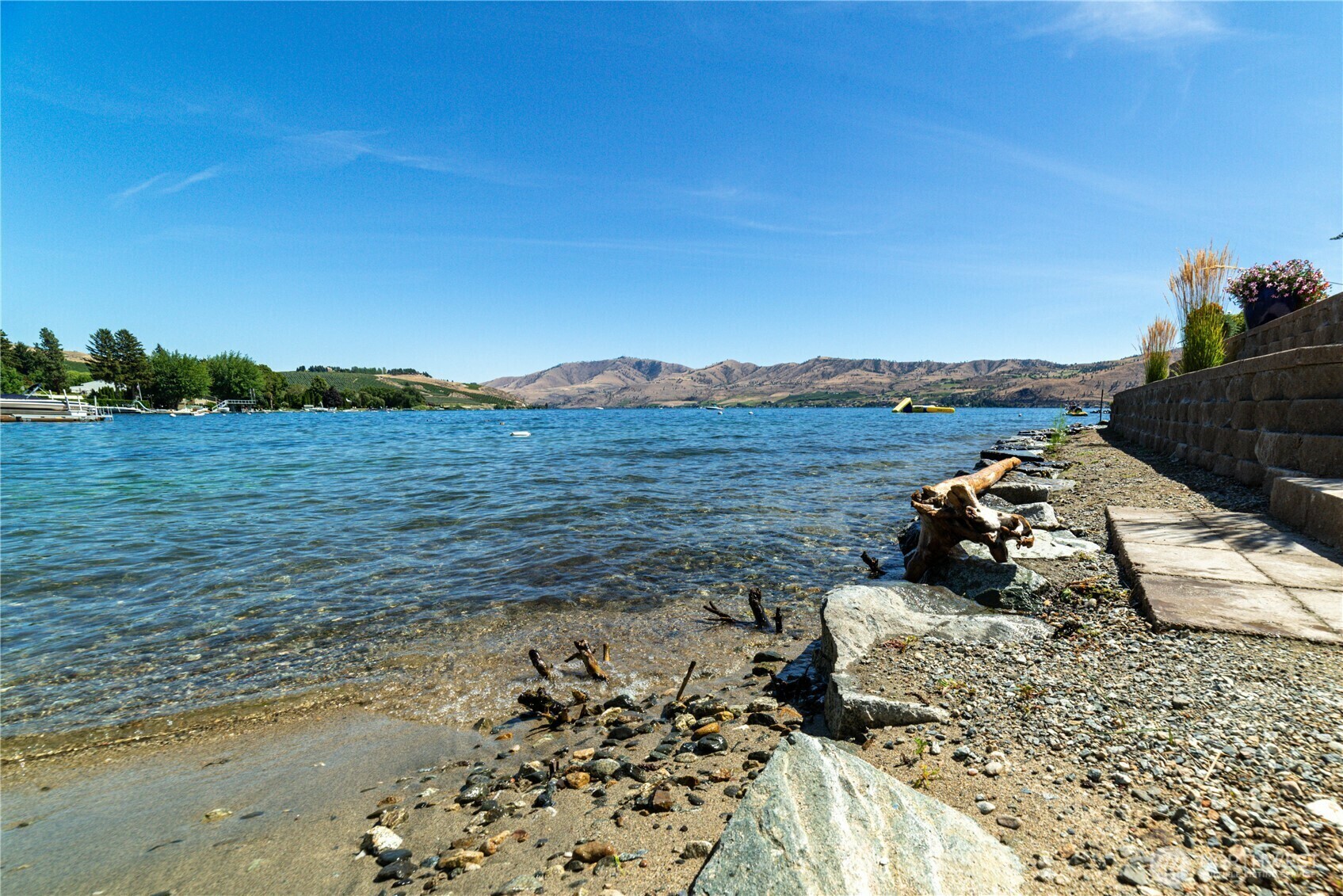 Property Photo: 215 Wall Street WA 98831
