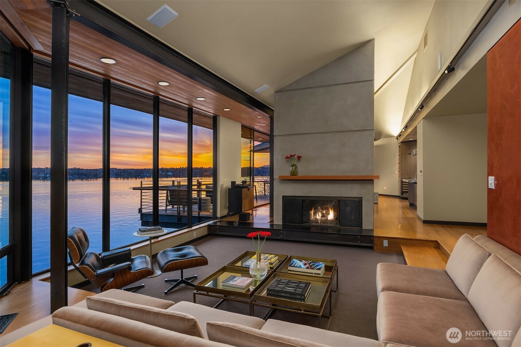 Property Photo: 7703 W Mercer Way WA 98040