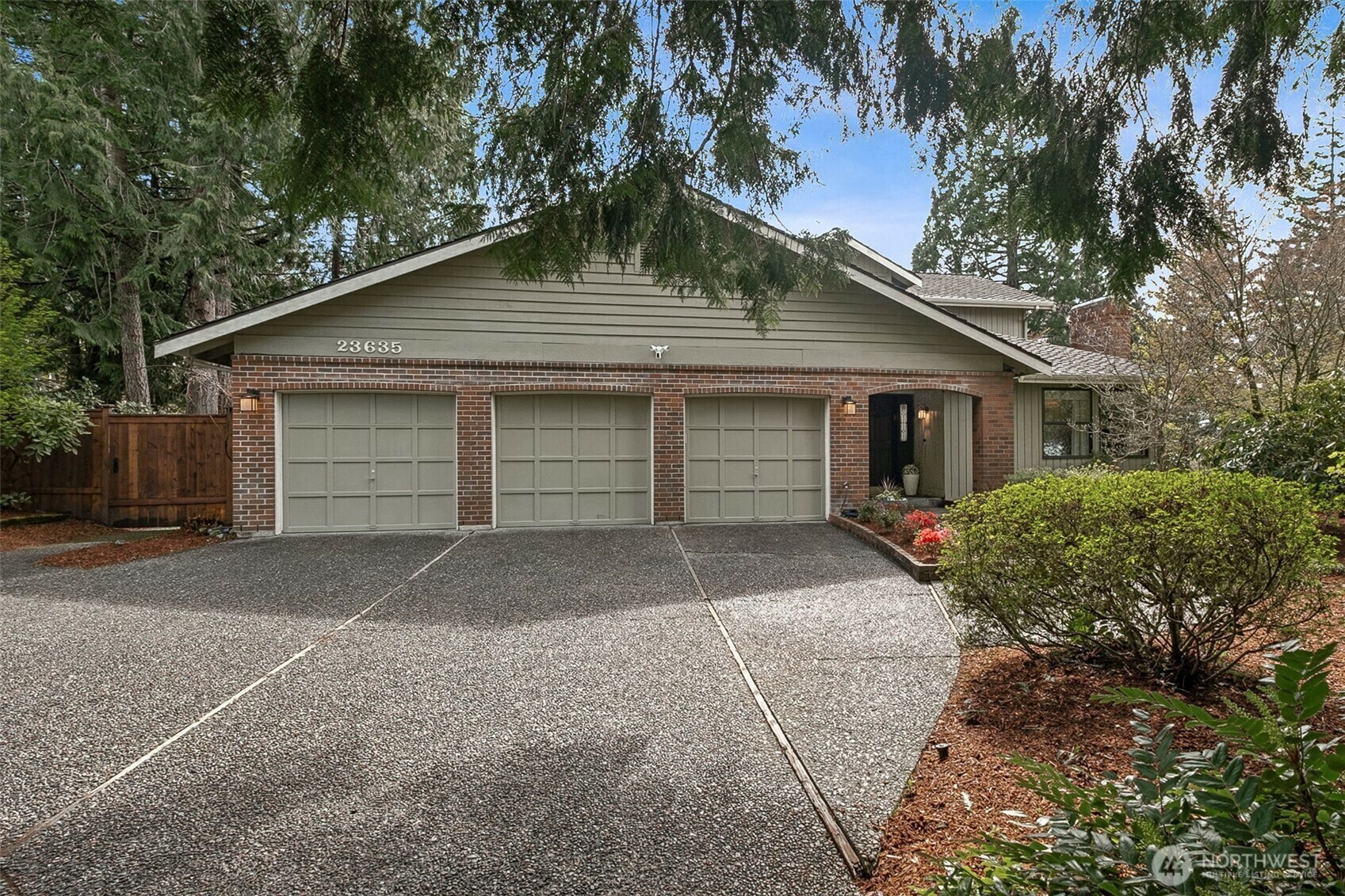 Property Photo: 23635 SE 225th Street WA 98038