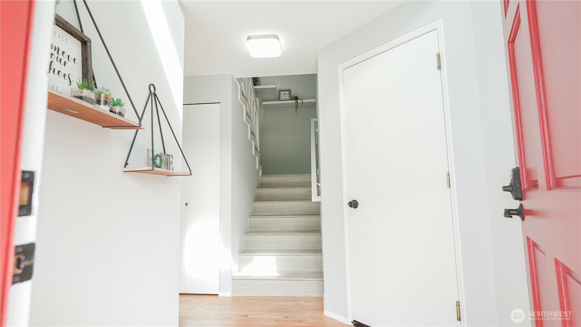 Property Photo: 24218 SE 44th Street WA 98029
