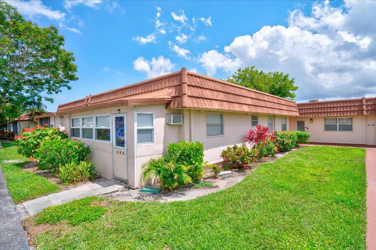 Property Photo: 184 Seville H FL 33446
