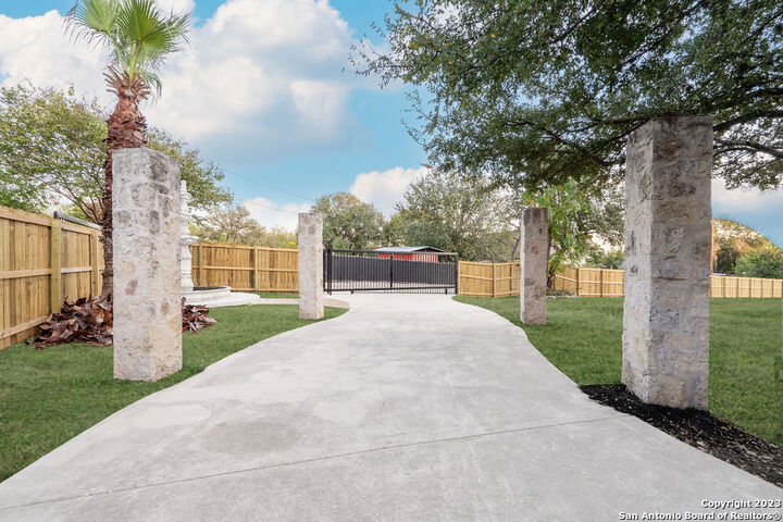 Property Photo: 4935 Driskill St TX 78228
