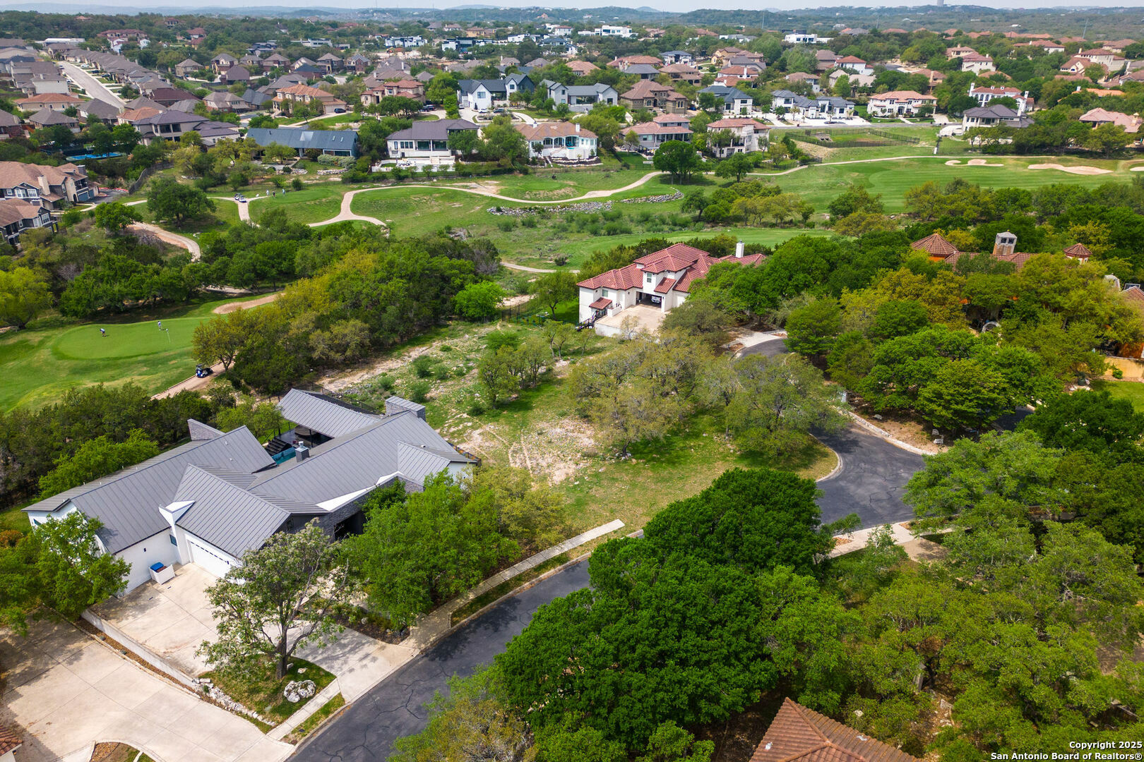 Property Photo: 602 Sandtrap Ct TX 78260