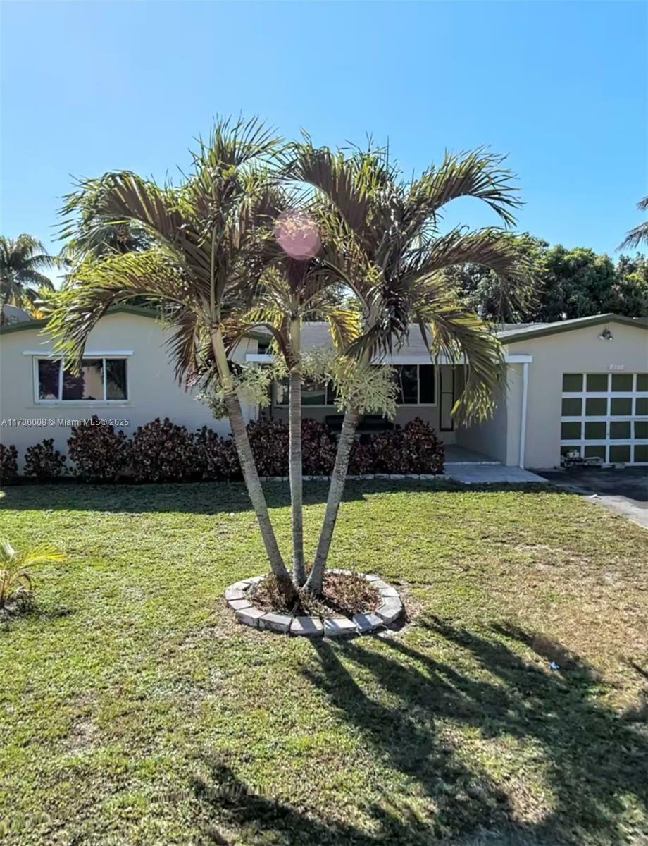 Property Photo: 7760 Harbour Blvd FL 33023