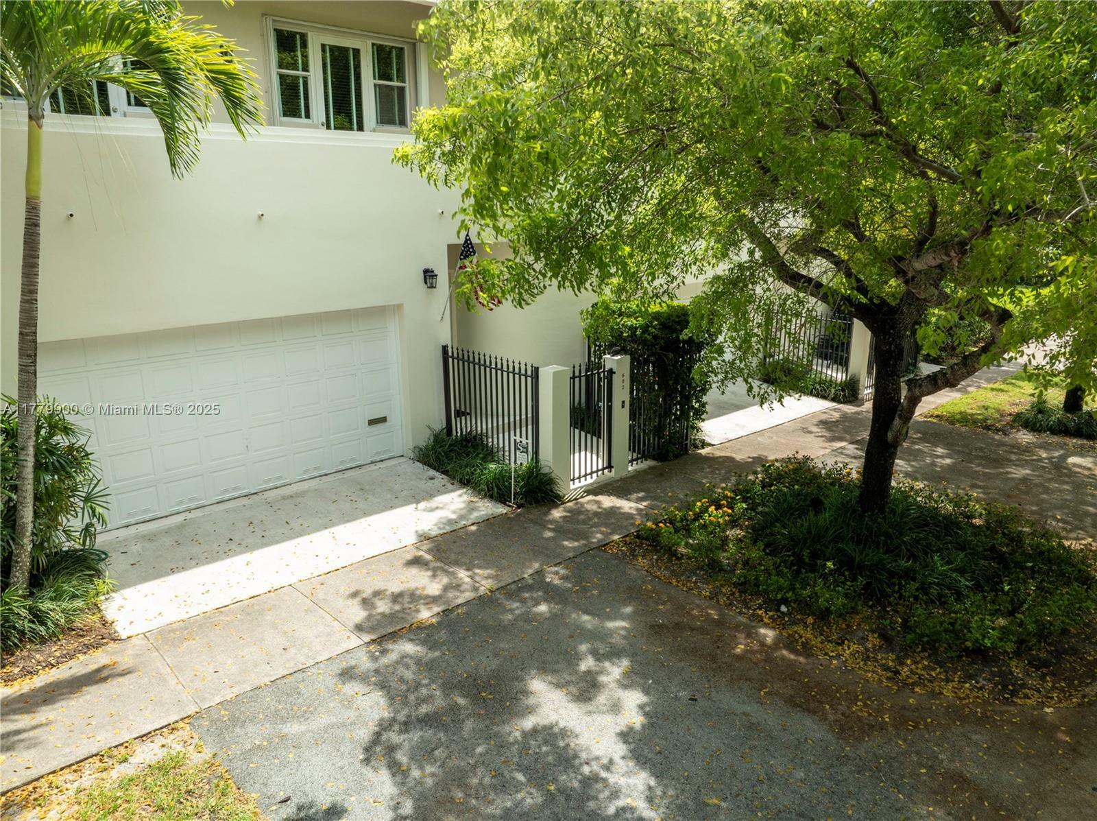 Property Photo: 602 Malaga Ave B FL 33134