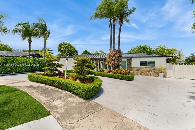 Property Photo: 12555 SW 31st St FL 33175