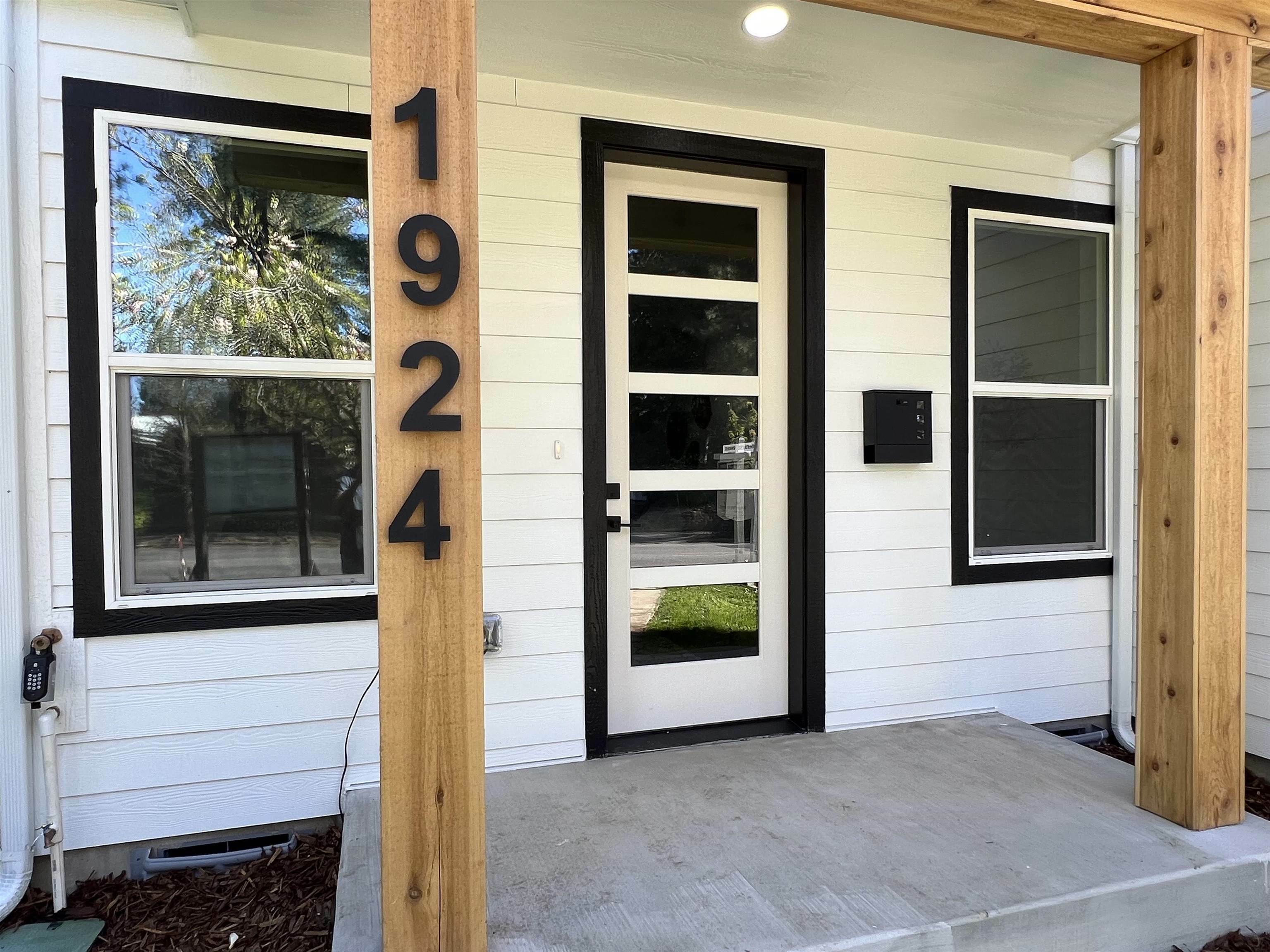 Property Photo: 1924 E 37th Ave WA 99203