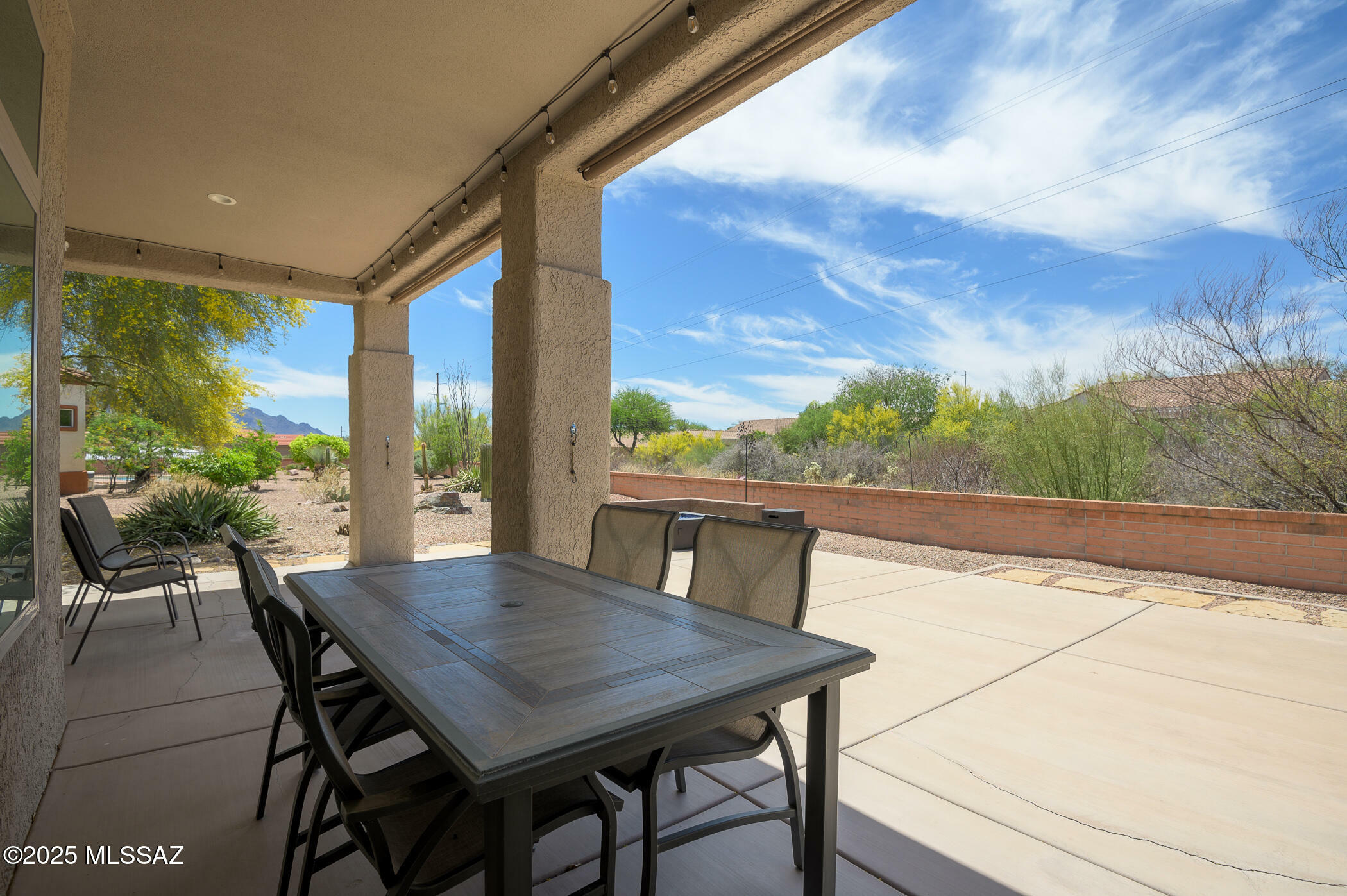 Property Photo: 879 E Willow Bend Place AZ 85755