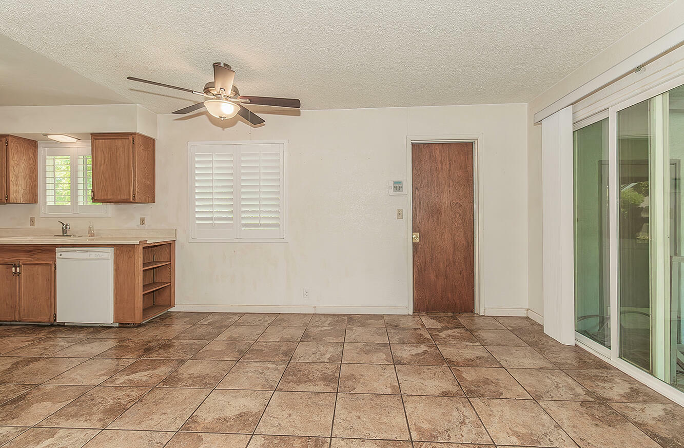 Property Photo: 720 I Street CA 93648