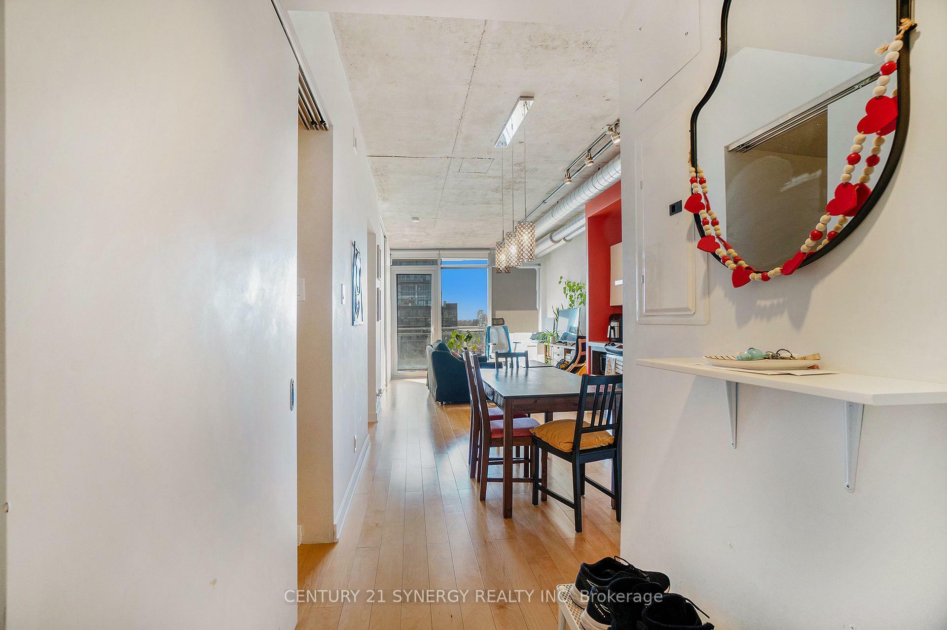 Property Photo: 340 McLeod Street 633 ON K2P 1A4