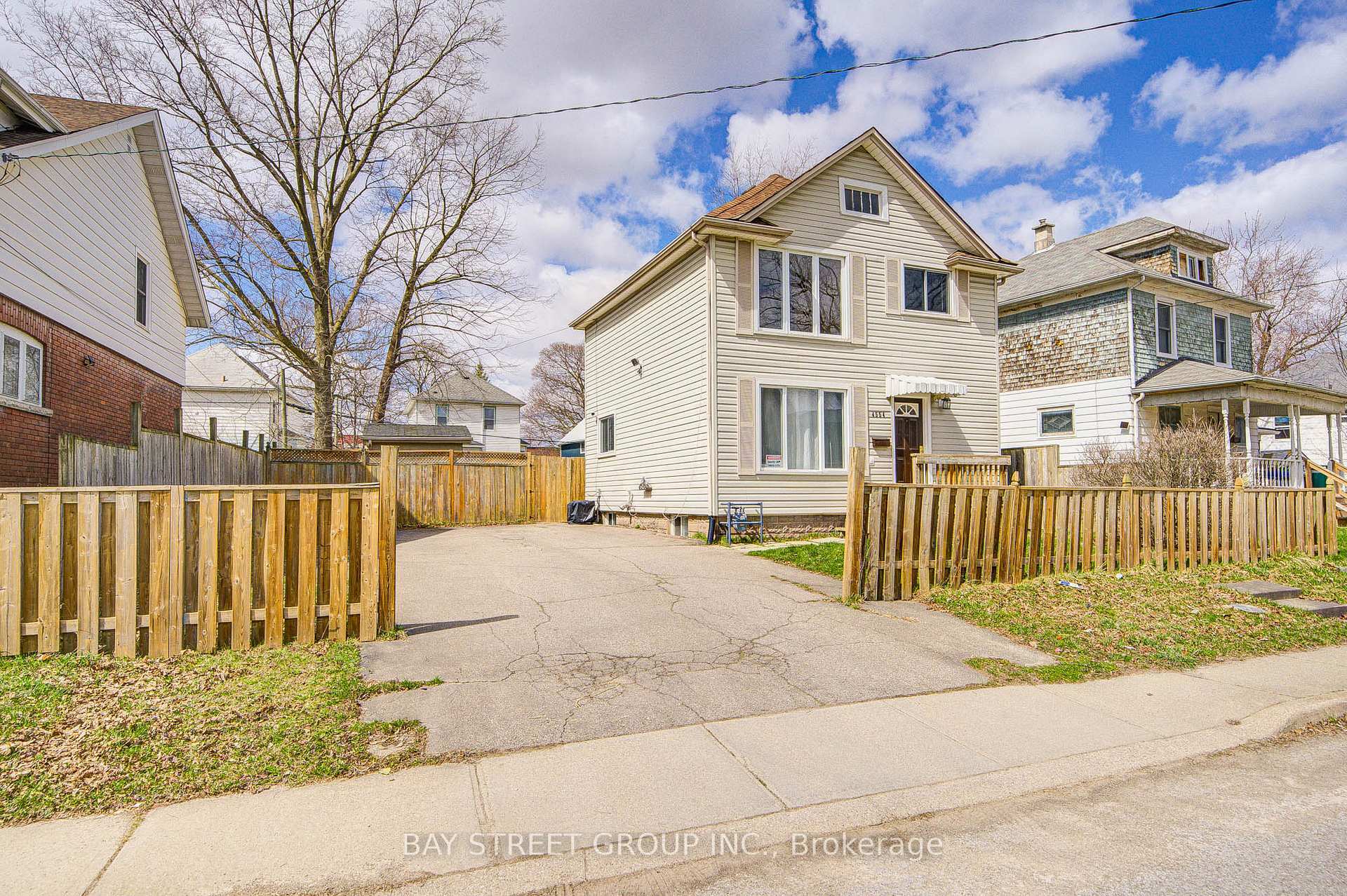 Property Photo: 4554 Ryerson Crescent ON L2E 1E2