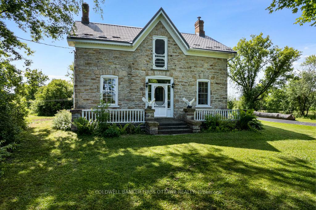 Photo de la propriété:  28 South Street  ON K7H 2G1 