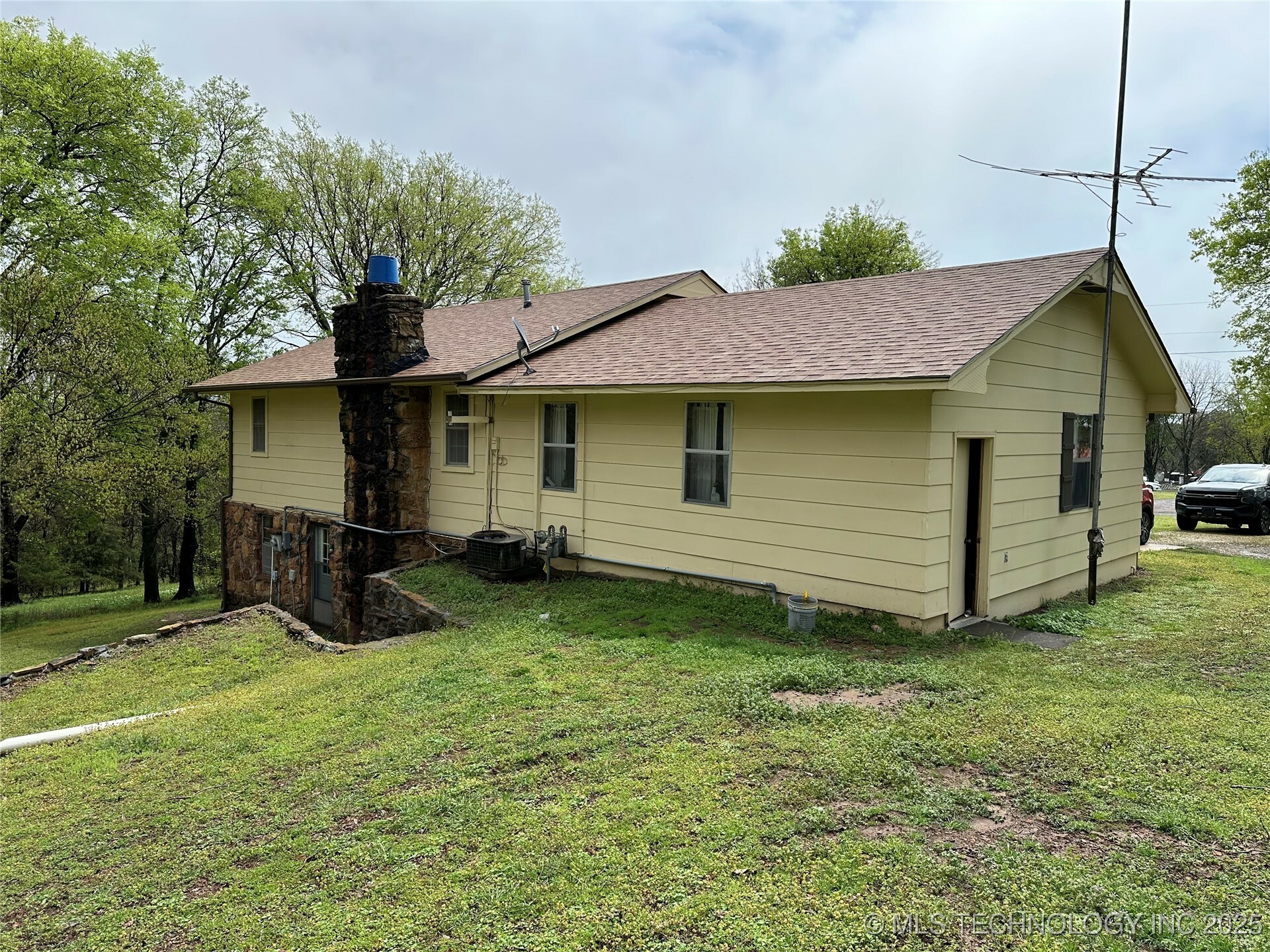 Property Photo: 10348 W 805 Road OK 74434