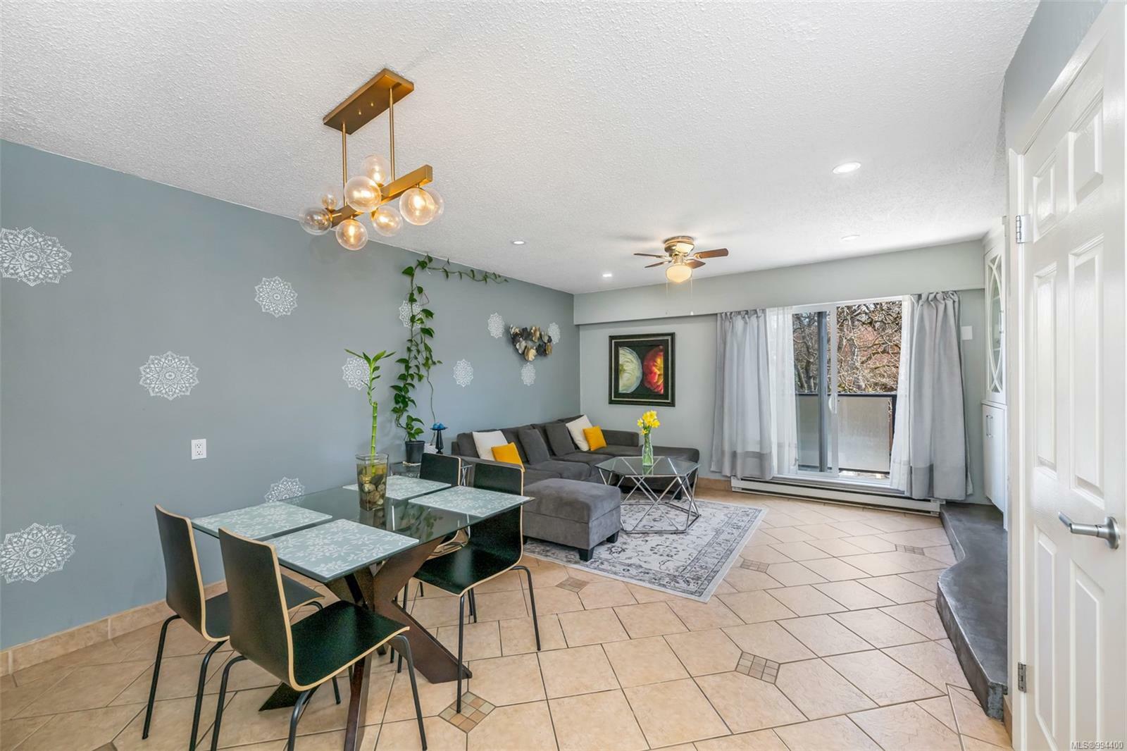 Property Photo:  991 Cloverdale Ave 115  BC V8X 2T5 