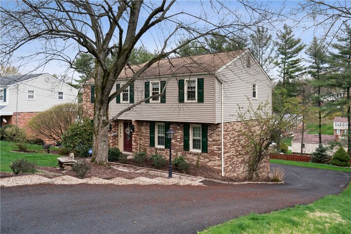 1171 Fox Terrier Dr  Bethel Park PA 15102 photo