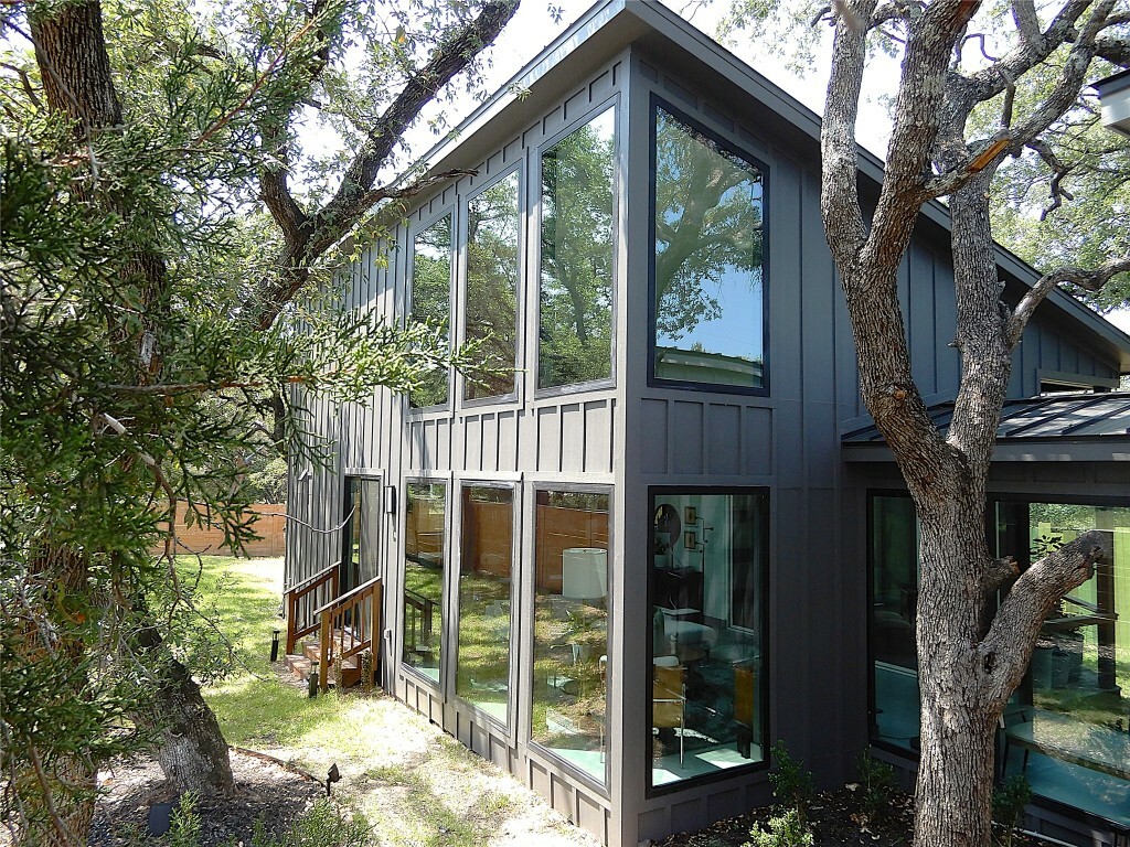 Property Photo:  5908 Lakeside Trail  TX 78734 