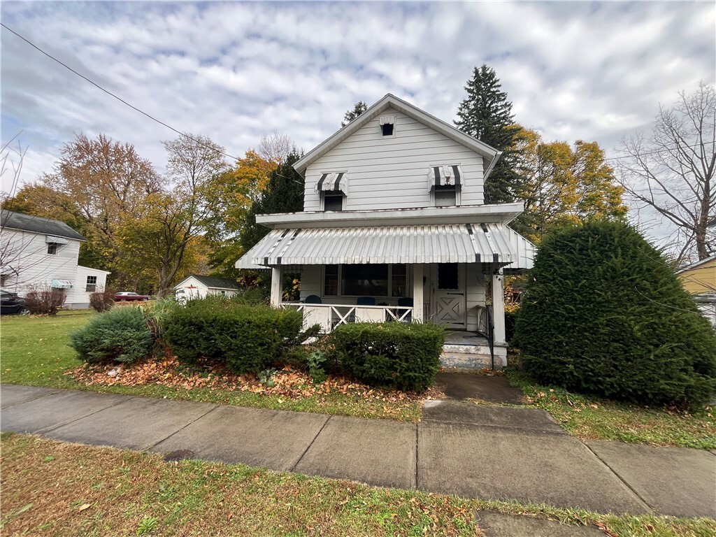 Property Photo:  