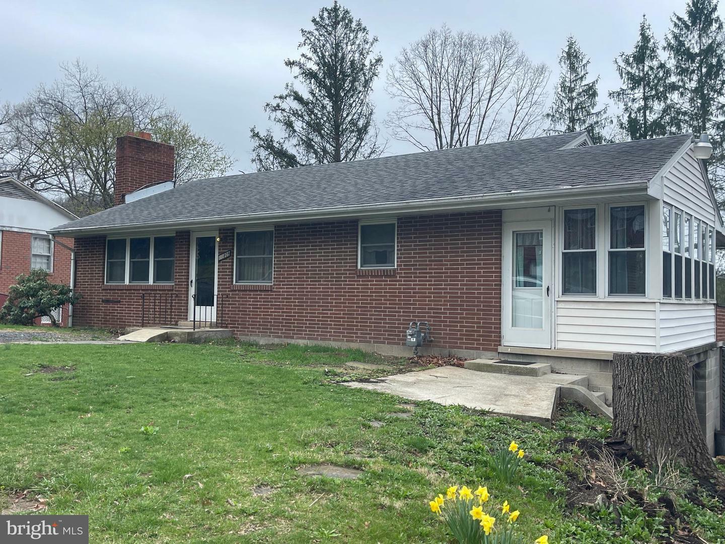 Property Photo: 11809 Bayberry Avenue MD 21502