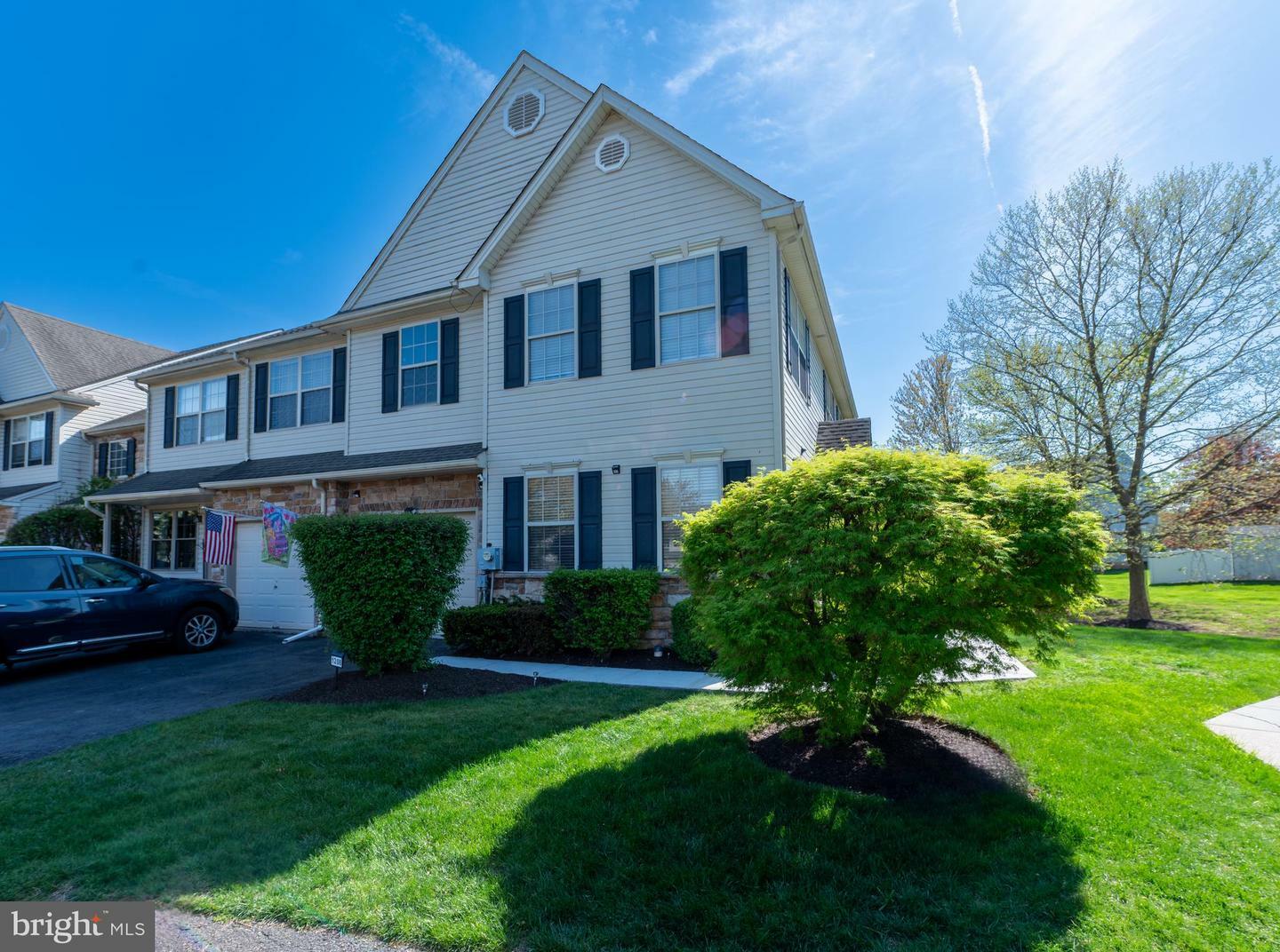 Property Photo: 1208 Duchess Court PA 19468