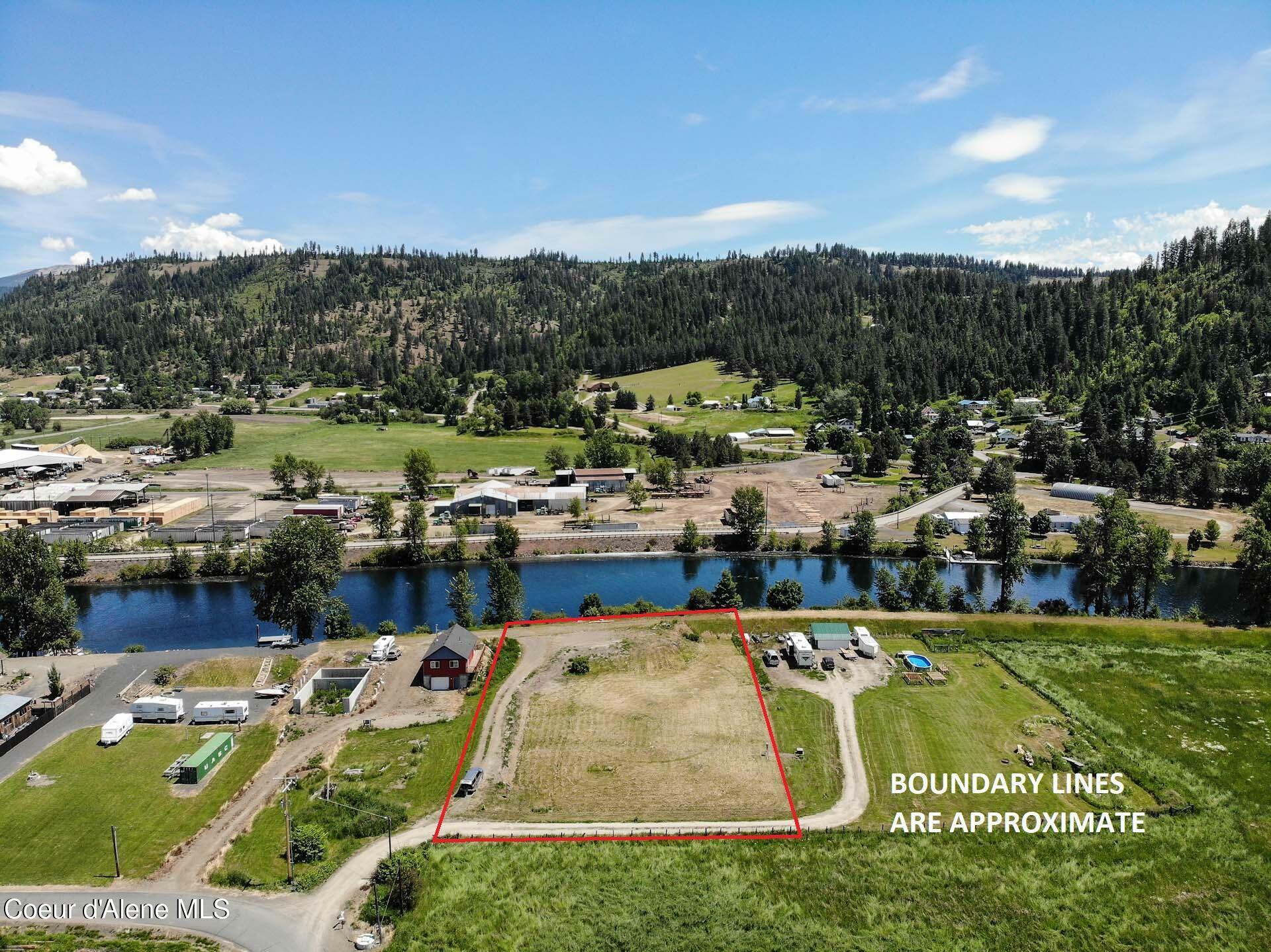 Property Photo:  397 E Meadowhurst Dr  ID 83861 
