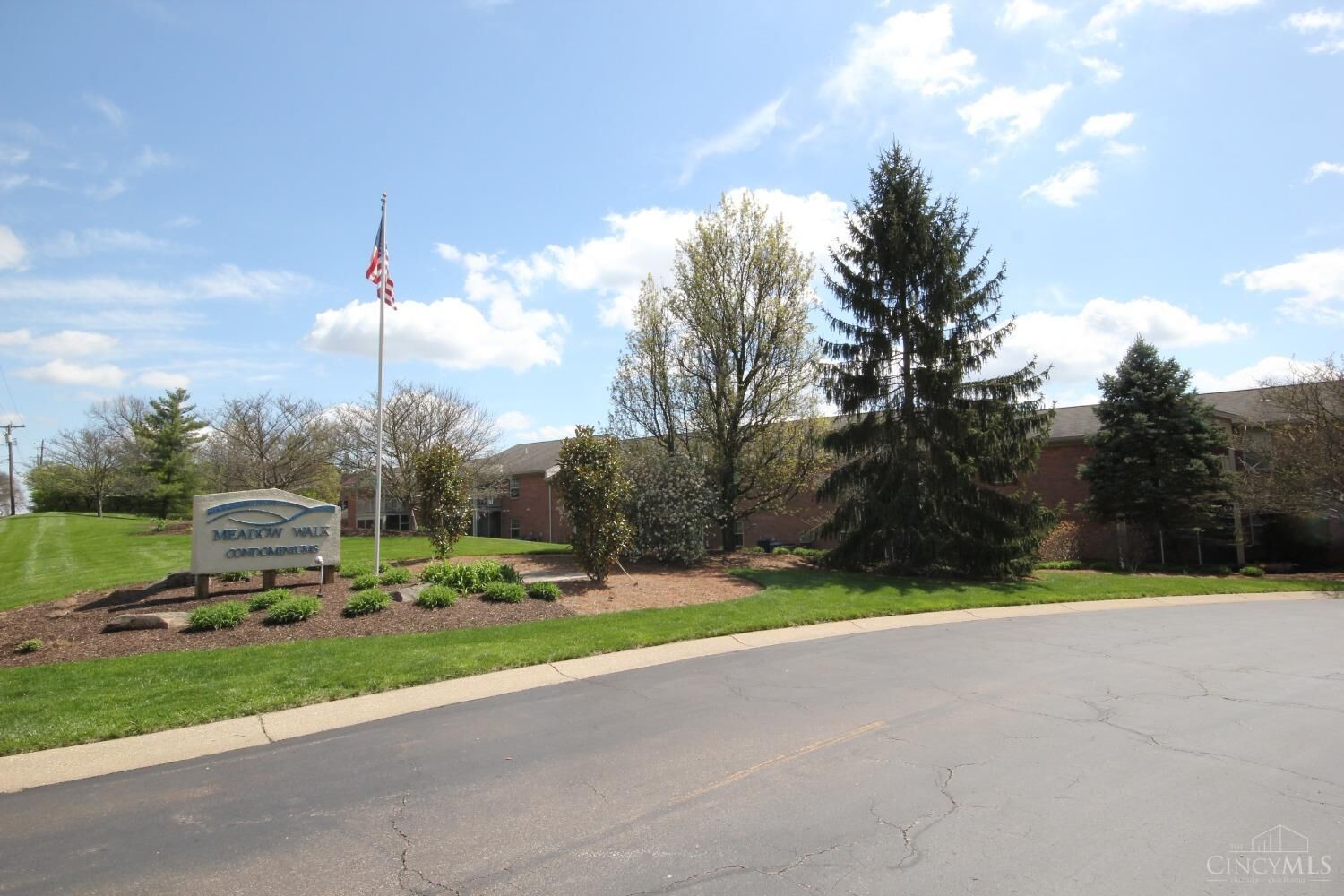 Property Photo: 5372 Meadow Walk Lane OH 45247