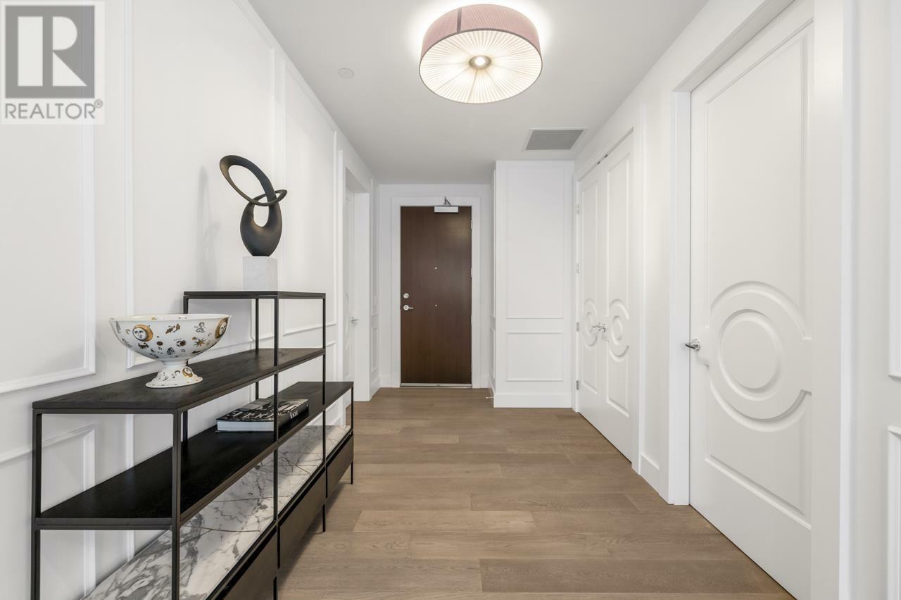 Property Photo: 1009 Laurier Avenue 204 BC V6H 1Y2