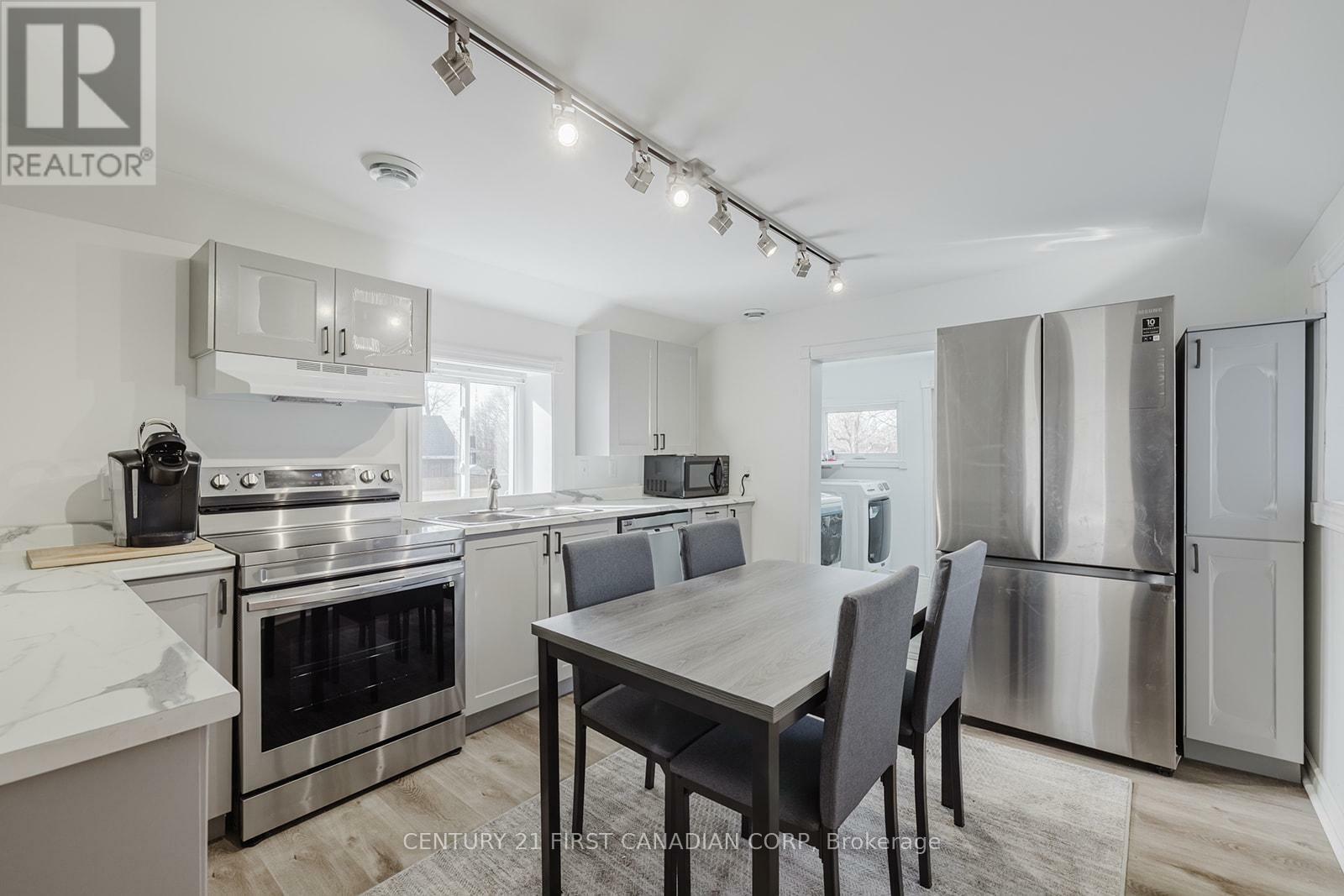 Property Photo: 47 Broadway Street ON N0P 2C0