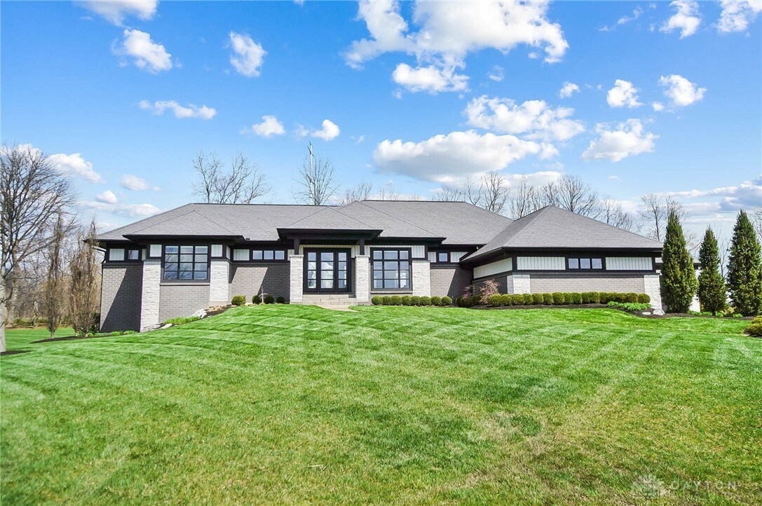 Property Photo: 266 Fox Meadow Court OH 45385