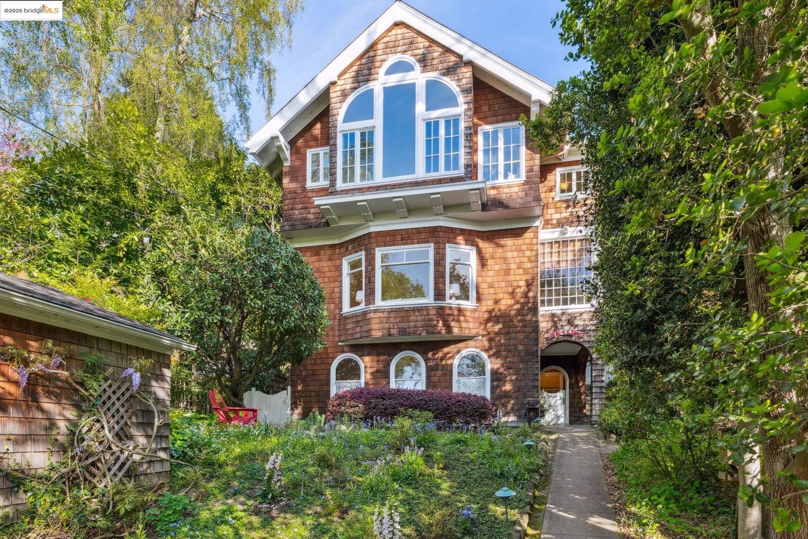 Property Photo:  224 Pala Avenue  CA 94611 