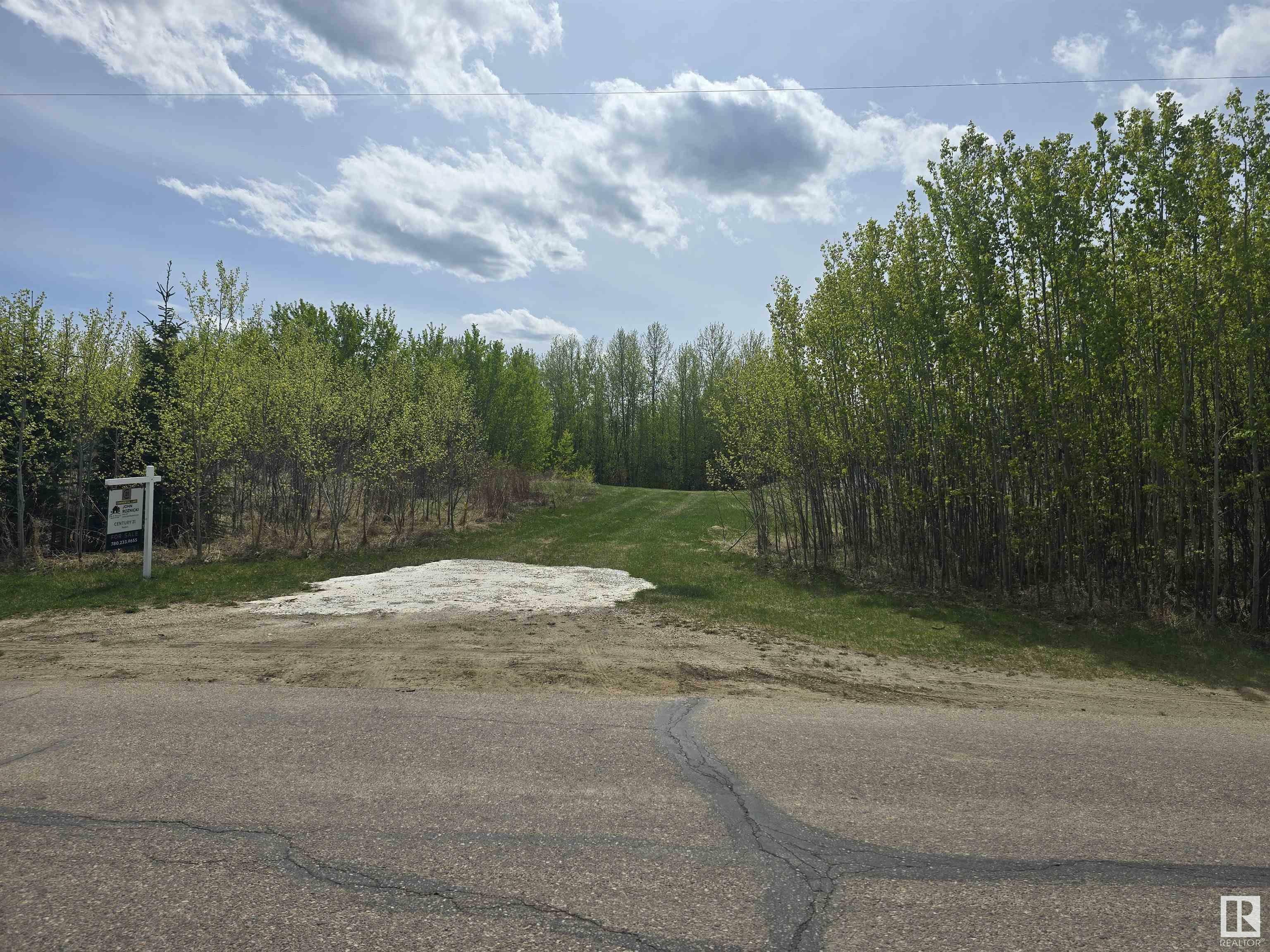 Property Photo:  488 Lakeside Drive  AB T7Z 2T7 