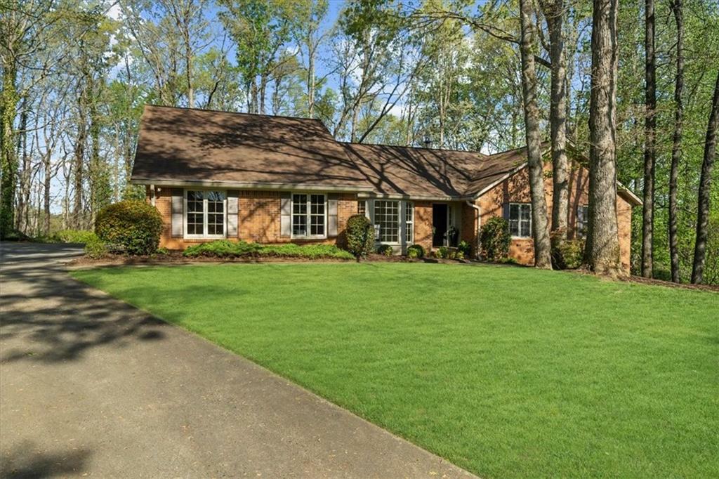 Property Photo: 11815 Mountain Laurel Drive GA 30075