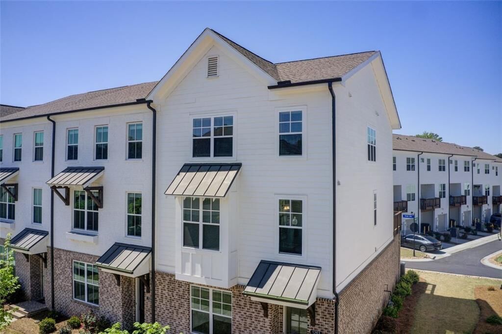 Property Photo: 1263 Harvest Park Lane GA 30024