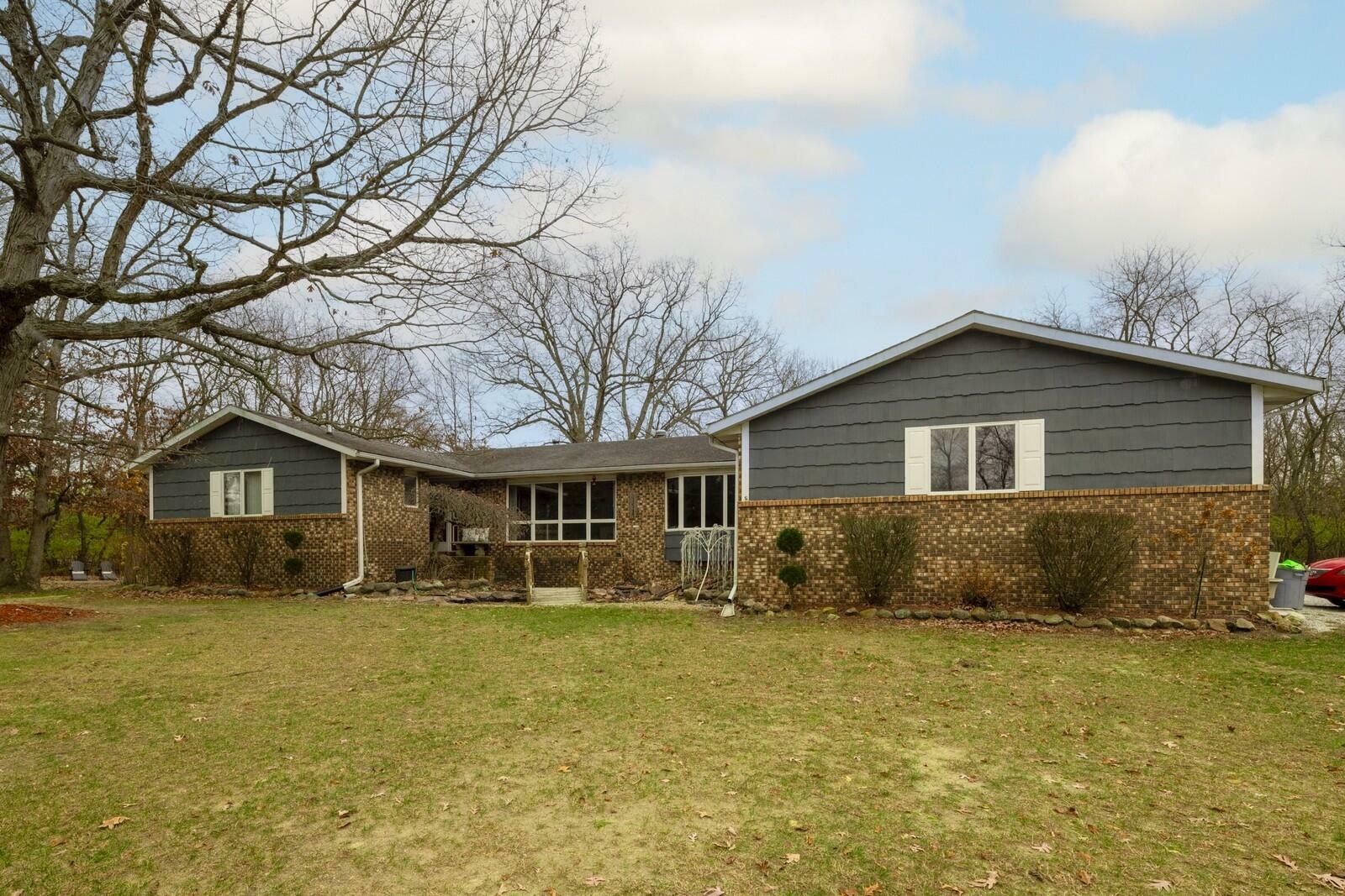 Property Photo: 141 E 757 IN 46349