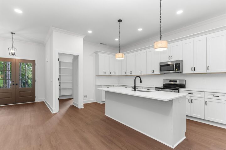 Property Photo: 1061 Eagle Bluff Court GA 30642