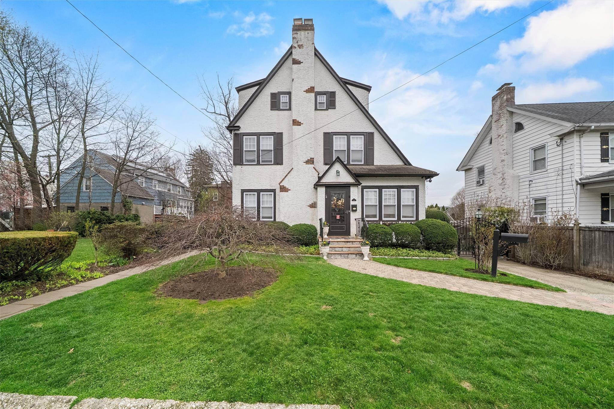 Property Photo:  26 Belmont Place  NY 10701 