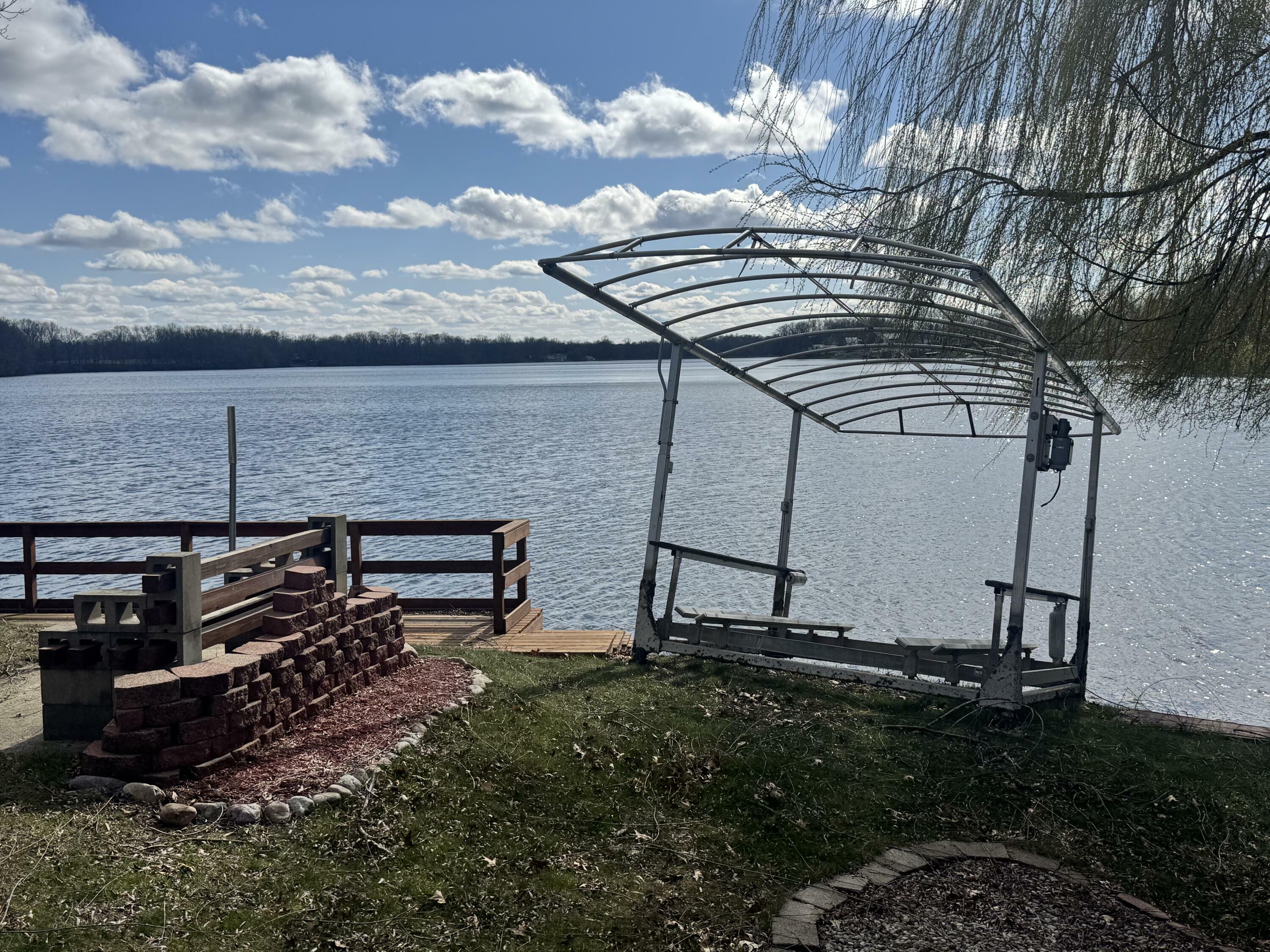 Property Photo: 170 Tuttle Park Drive MI 49089