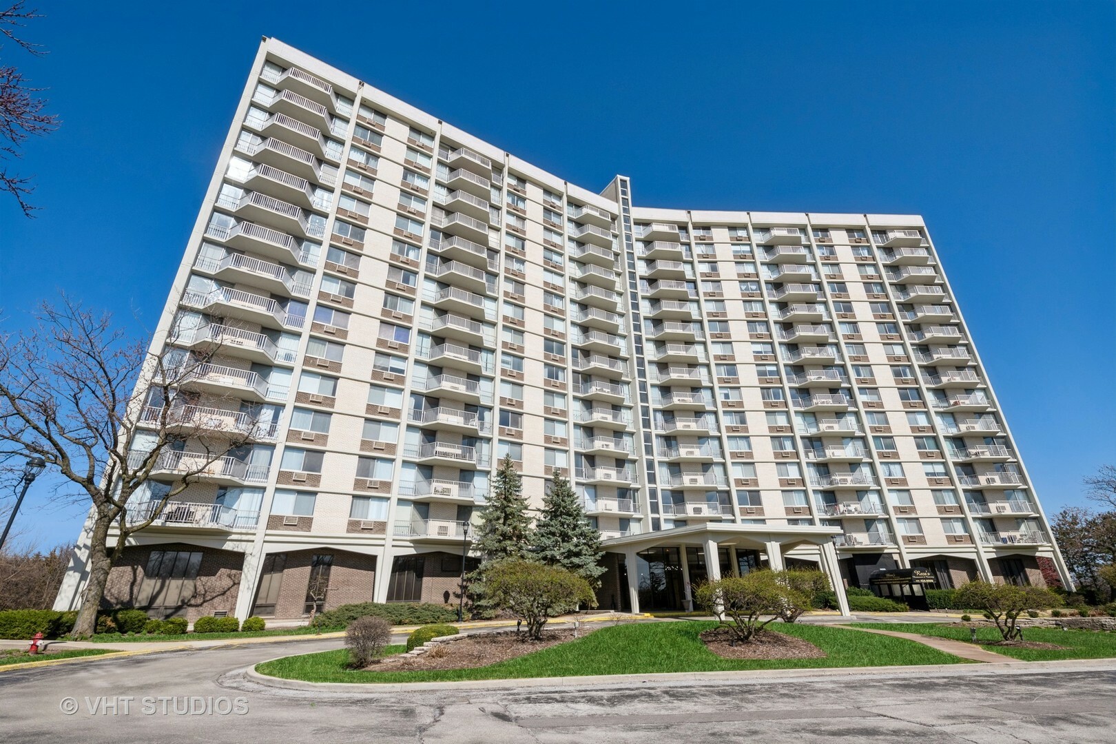 40 N Tower Road 14A  Oak Brook IL 60523 photo