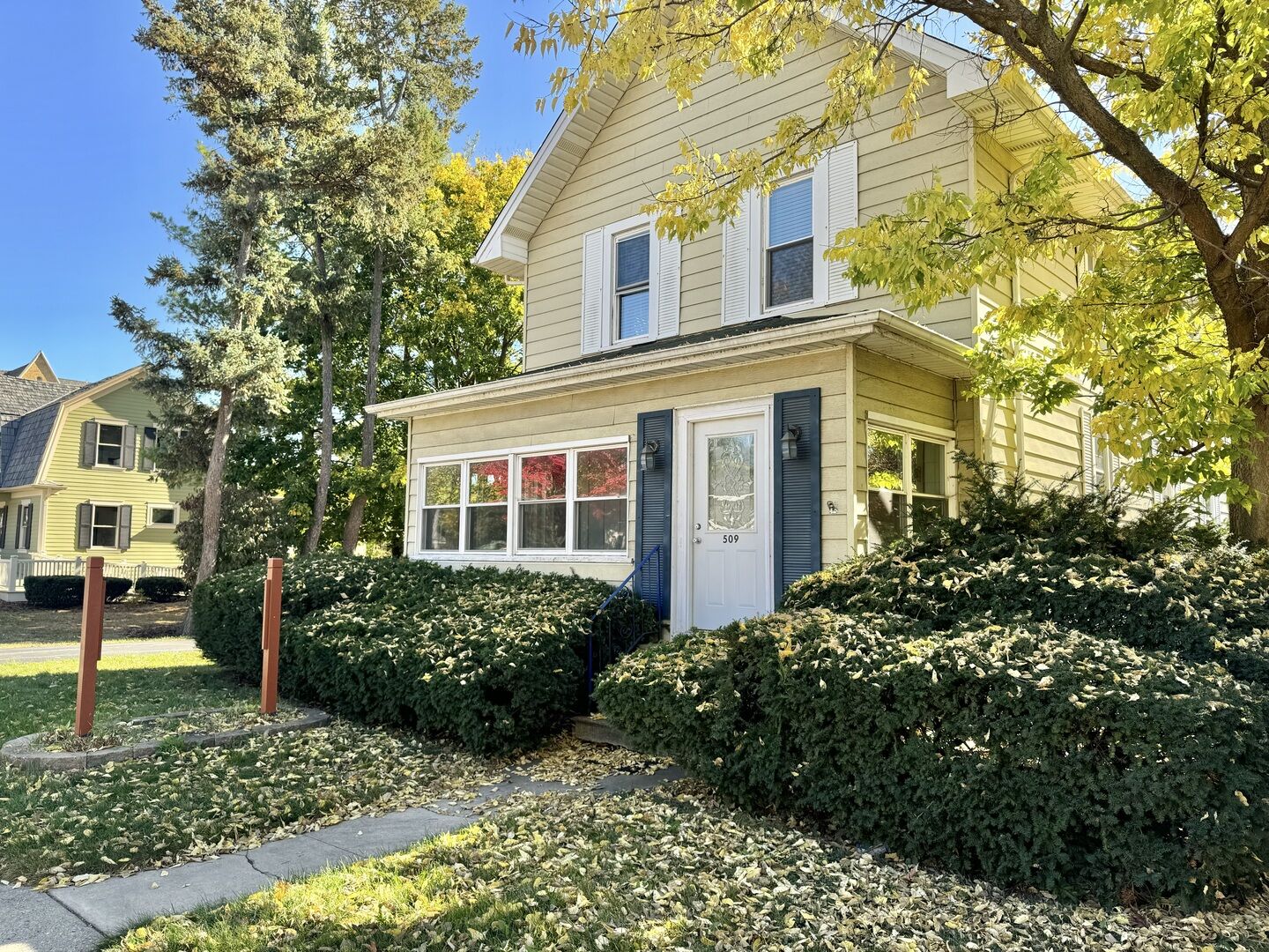 Property Photo:  509 W Main Street Upper  IL 60118 