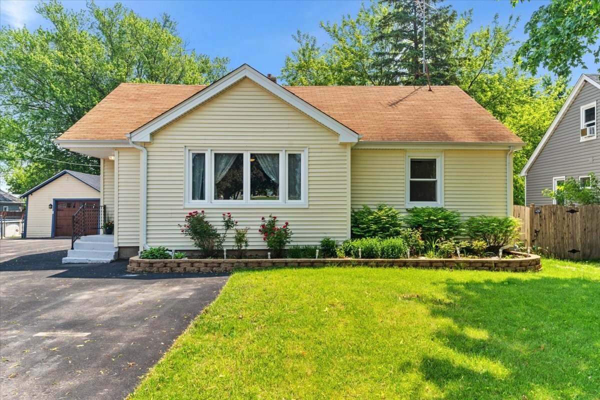 Property Photo: 1033 Osmond Avenue IL 60002
