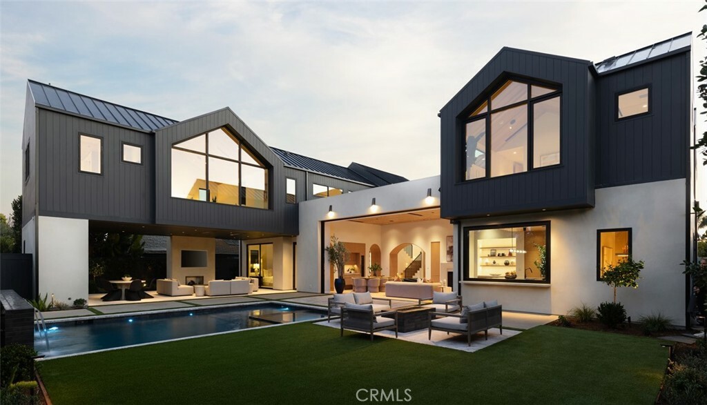 Property Photo: 2100 Windward Ln CA 92660