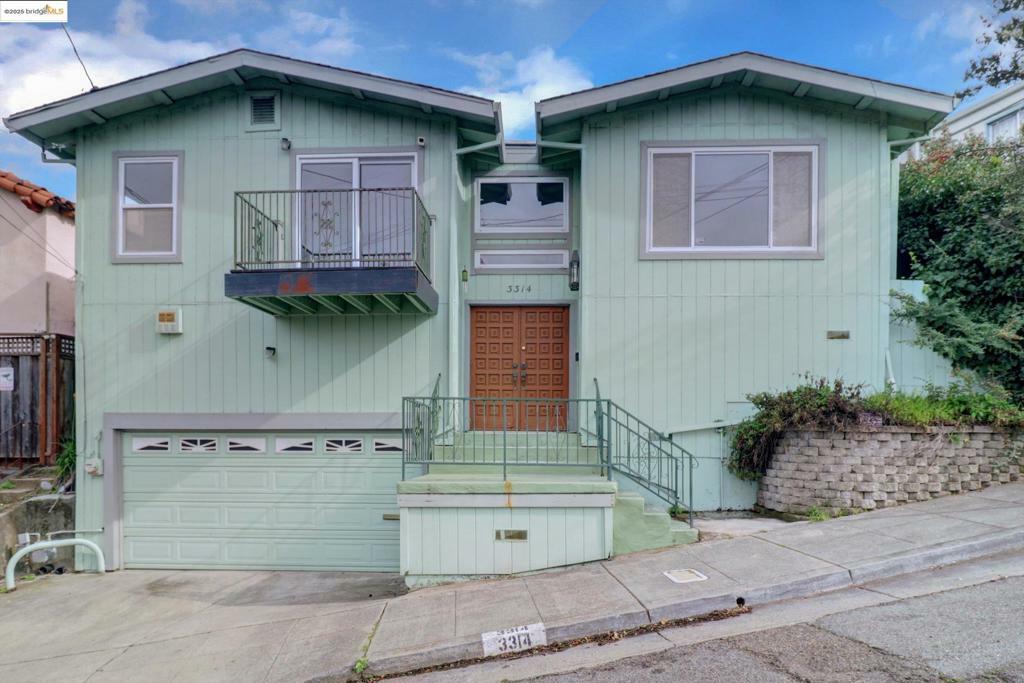 Property Photo:  3314 Storer Ave  CA 94619 