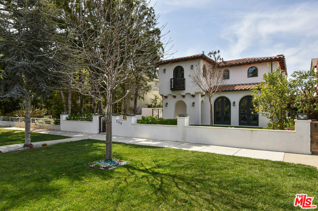 Property Photo: 548 15th Street CA 90402