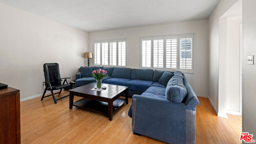 Property Photo:  2621 Voorhees Avenue  CA 90278 