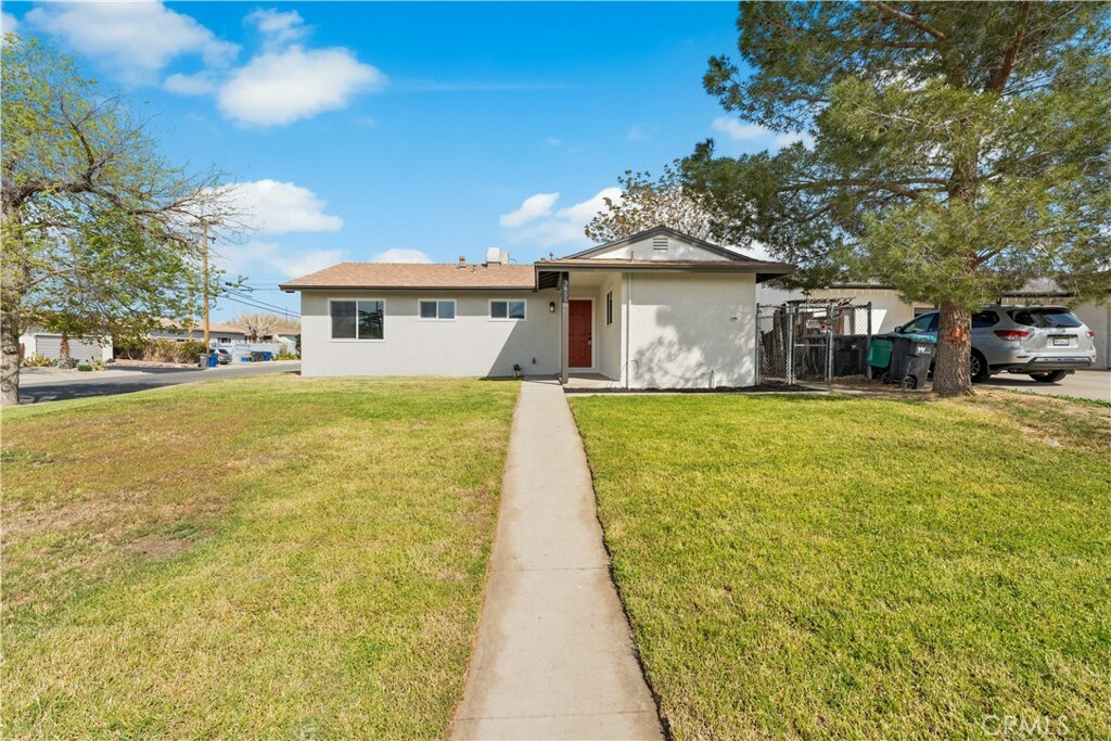 Property Photo: 38550 36th Street E CA 93550