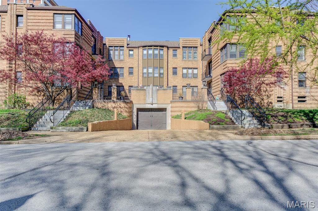 Property Photo: 705 Westwood Drive 3C MO 63105