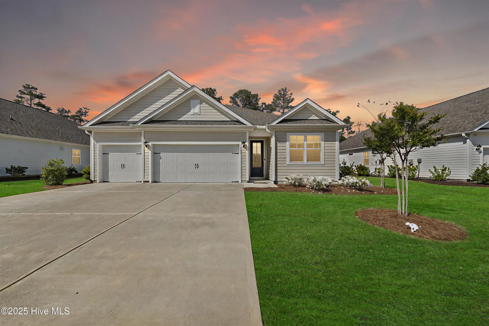Property Photo: 7801 Harrier Circle NC 28451