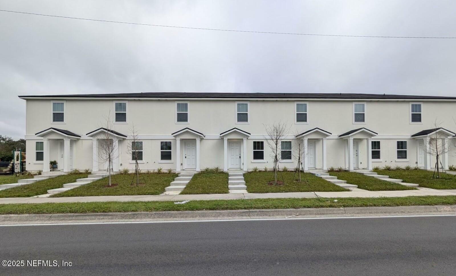 Property Photo: 8512 McGirts Village Lane FL 32210
